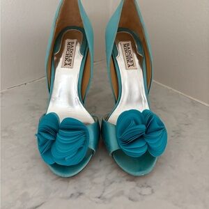 Badgley Mischka Turquoise Satin Peep-Toe Heels with Floral Rosette // Size: 7.5